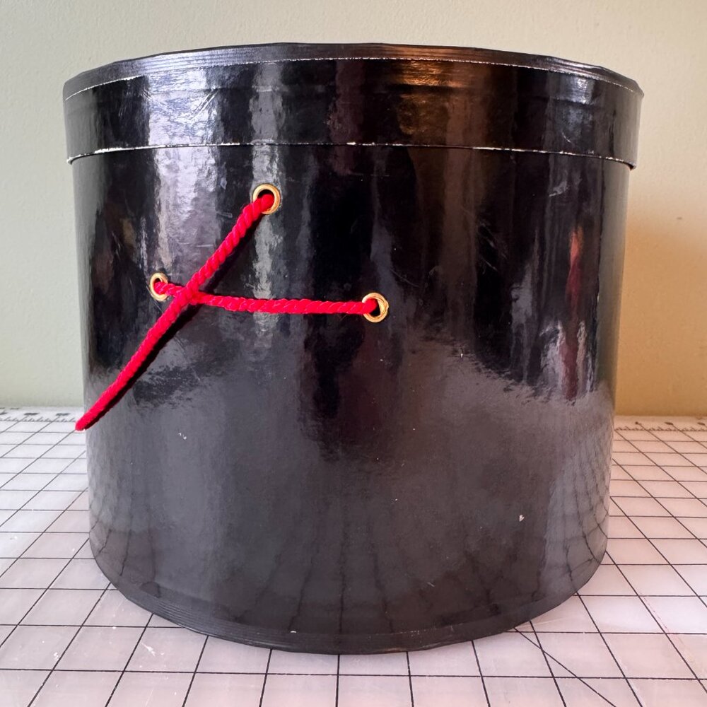 Vtg Saks Fifth Avenue Round Hat Box Black Red Logo Storage Case Travel Display - Picture 2 of 7